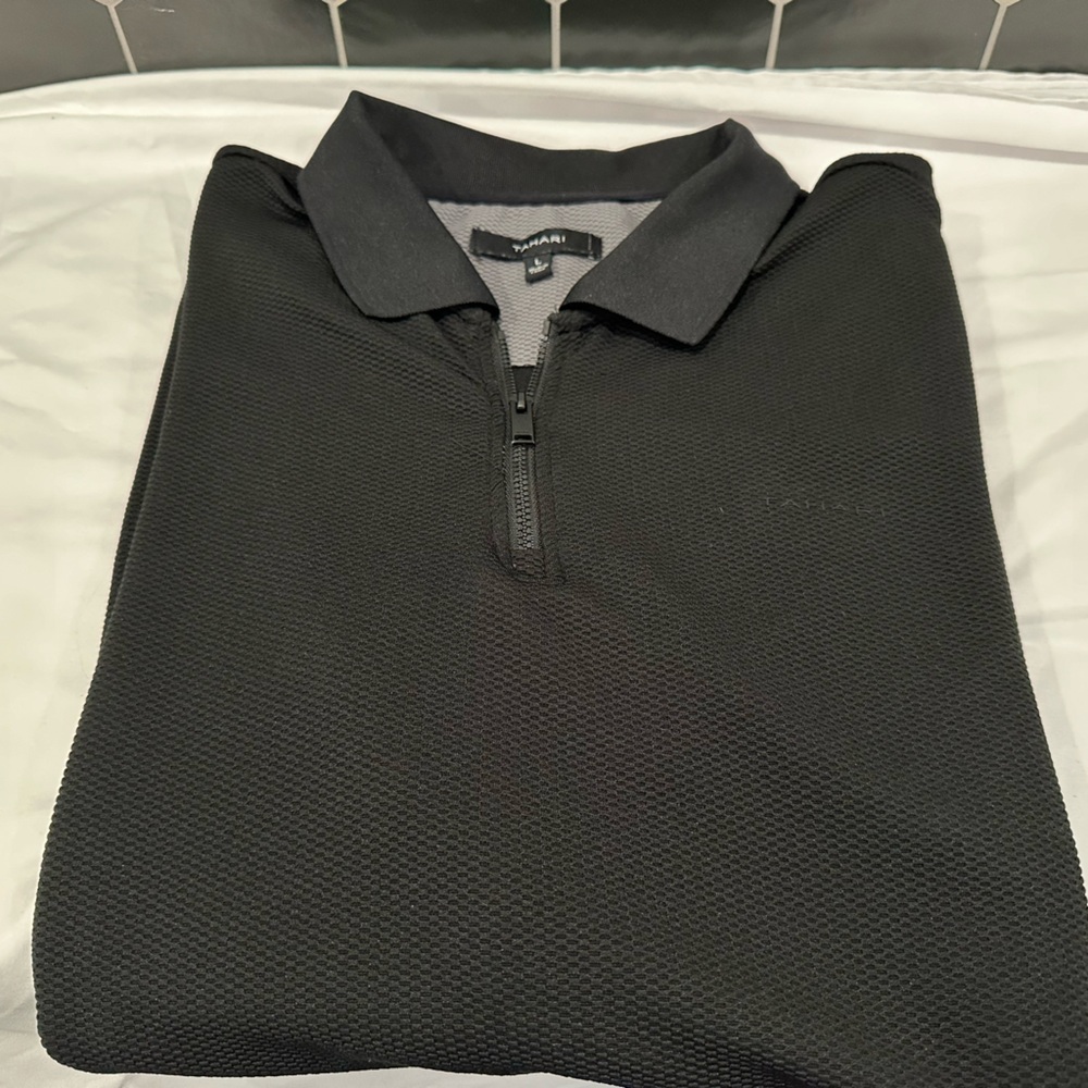 Tahari polo